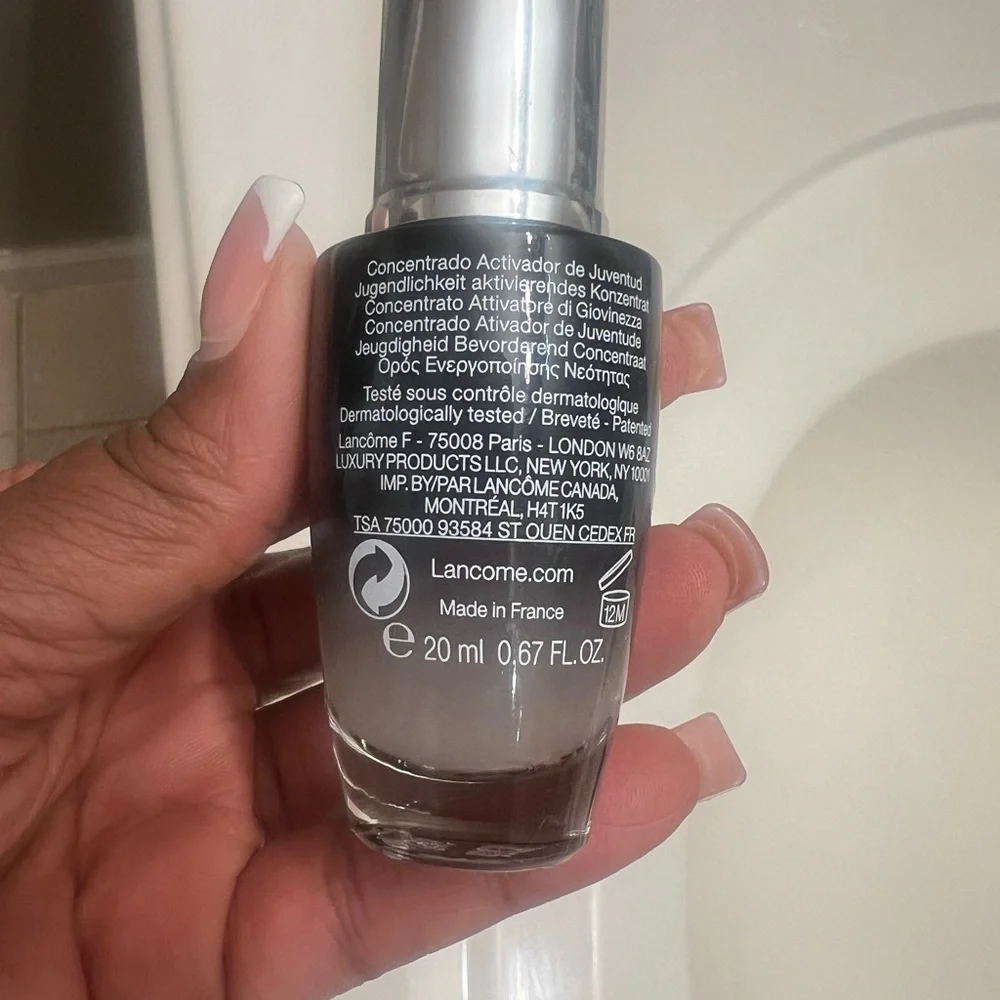 Lancome Black and Silver Serum for Radiant Skin - Picture 2 of 2